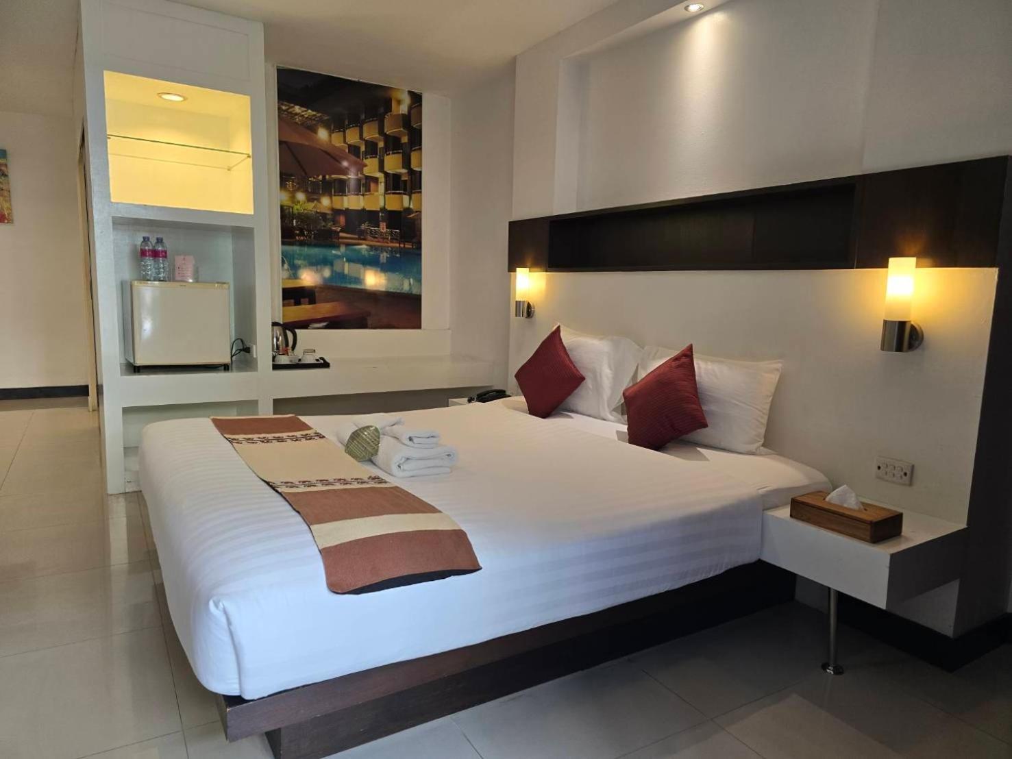 Baron Beach Hotel Pattaya Exterior foto