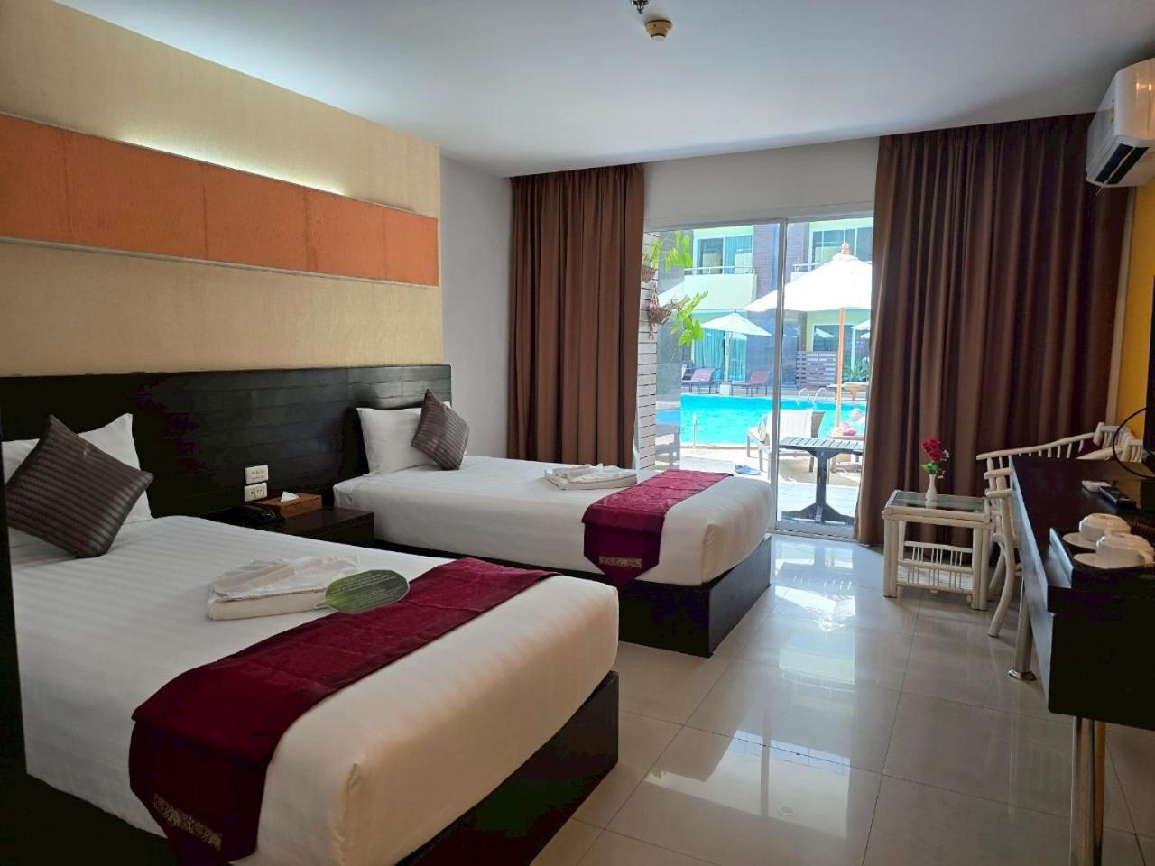 Baron Beach Hotel Pattaya Exterior foto